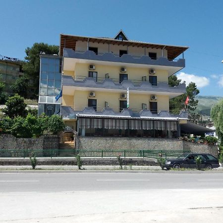 Qiqi Hotel Gjirokastër Buitenkant foto