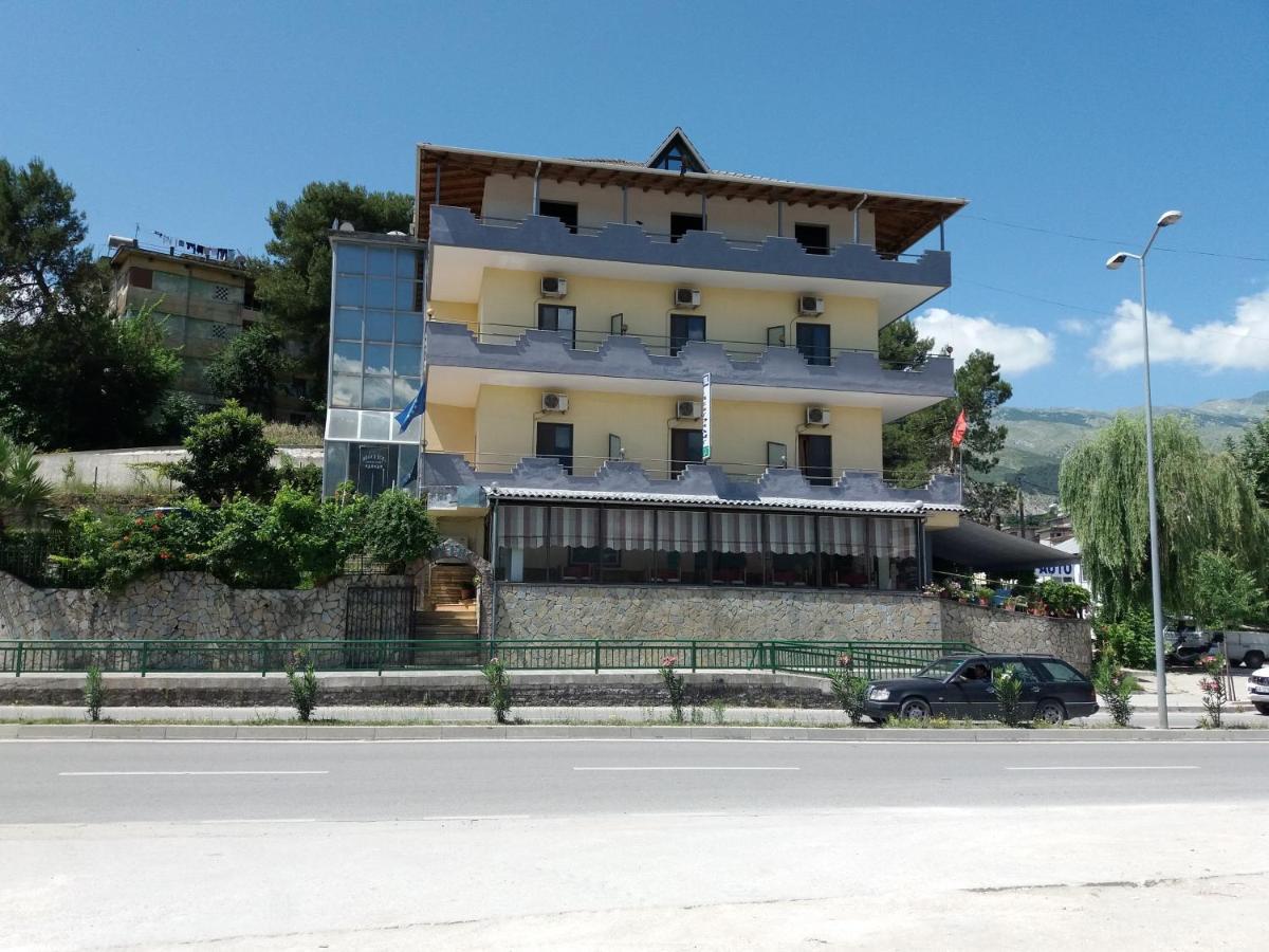 Qiqi Hotel Gjirokastër Buitenkant foto